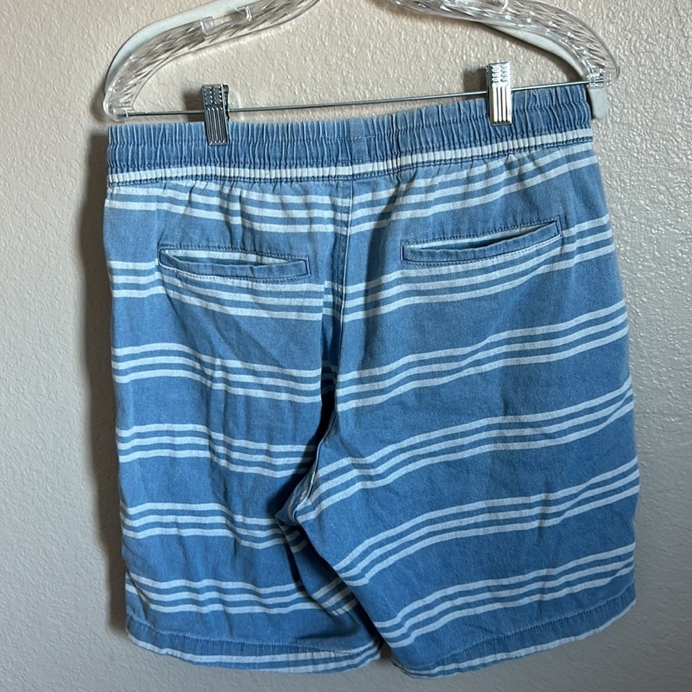 Old navy shorts - Picture 3 of 3